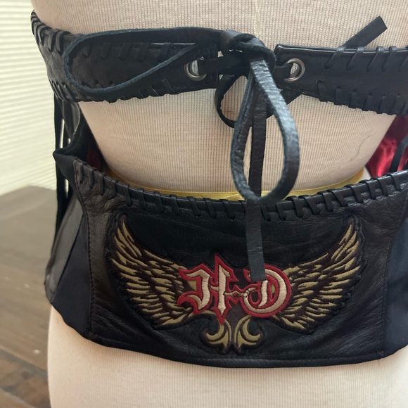 Harley-Davidson leather Halterfringe Black and Red Graphic Crop Top - Picture 2 of 16